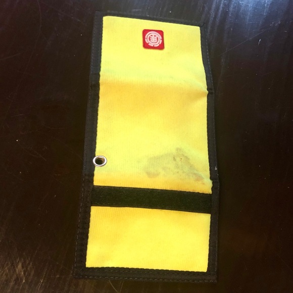 Element Yellow Wallet - Picture 5 of 5